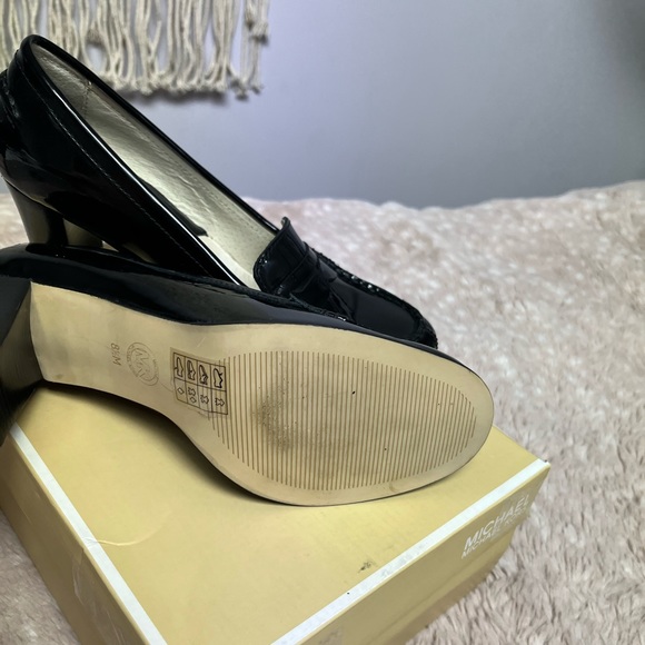 Michael Kors - Picture 2 of 3